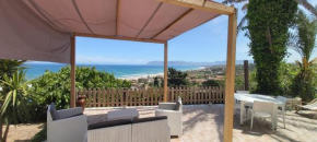  Villa Anna, con patio vista mare  Кастелламмаре Дель Гольфо